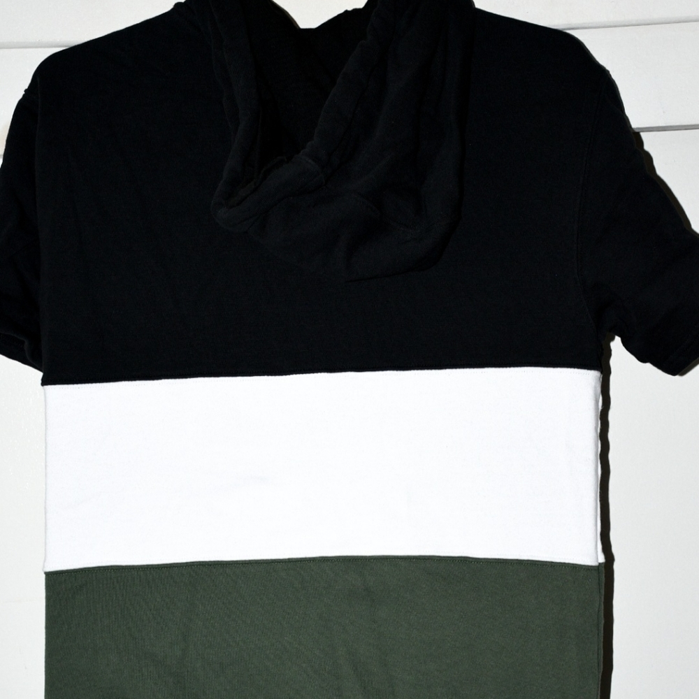 Short sleeve hoodie - Picture 3 of 3